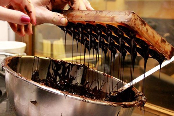 kézműves-csokoládé-manufaktúra-készítés-csillichocobons