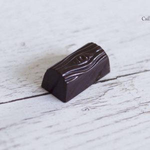 Chilis-csokis-ganache kézműves csokoládé bonbon