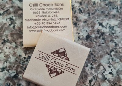 Csilli Choco Bons saját logós napolitain csokoládé és névjegykártya